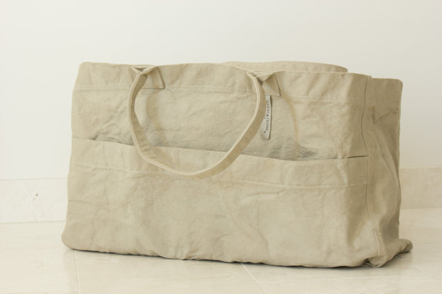 For the wanderer who has dreams to a destination where no one has traveled. Foraging from the beginning to the end with endless possibilities our H&C Haversack is an essential. Traveling outdoors our haversack is the perfect large tote to carry all your belongings. Whether it's an escape in our rugged outdoor living or a getaway to the sandy seashores.  Our Vintage washed Haversack bag has rugged and tattered areas adding a vintage feel and look.