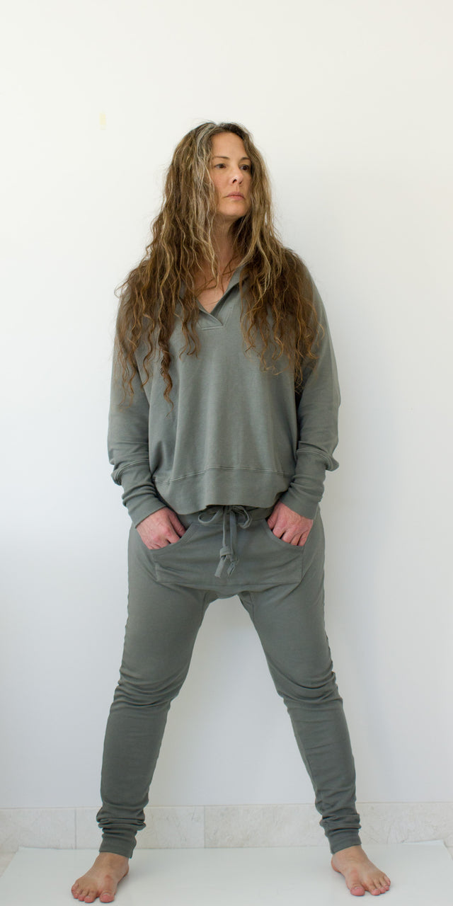 ailored from supremely soft Supima® Cotton and TENCEL™ Modal French Terry and Rib.  Taking you into a cozy relaxed state of mind in your favorite joggers.  Designed with complete functionality for a lazy day at home on the couch or for a mellow day out. These luxurious soft slouch pocket joggers are created with an extra wide waistband, extra-long ribbed ankle cuffs designed to slouch or cuff, and a kangaroo pocket with plenty of space for any of your accessories. 